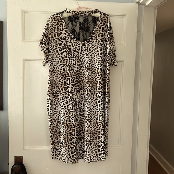Night Shirt, Brown animal print. Size 1X. - Picture 1 of 5